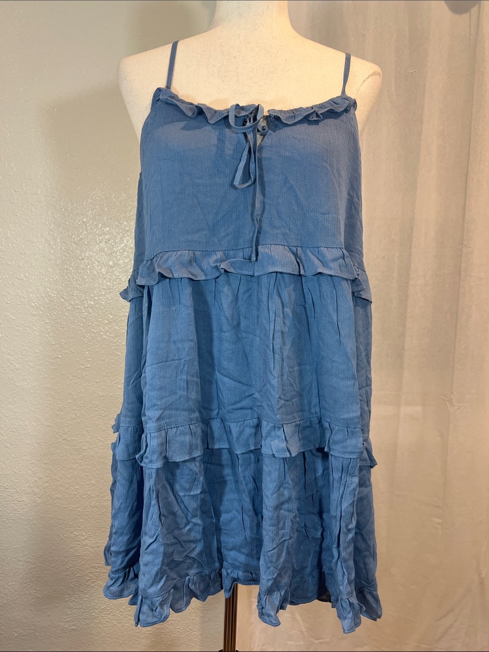 Sadie and Sage Blue Ruffled Tiered Dress. Size L. NWT